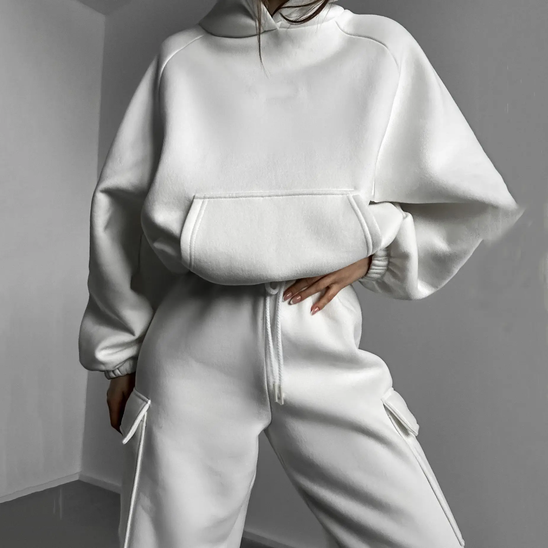 2025 Women's Sportswear Set Autumn Trendy Athleisure Tracksuit with Comfort Fit Breathable Versatile for Gym Outing Travel - Image 18